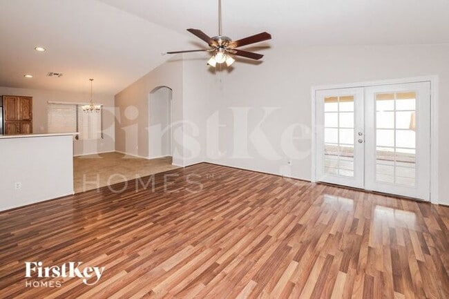Foto del edificio - 12408 W Woodland Ave