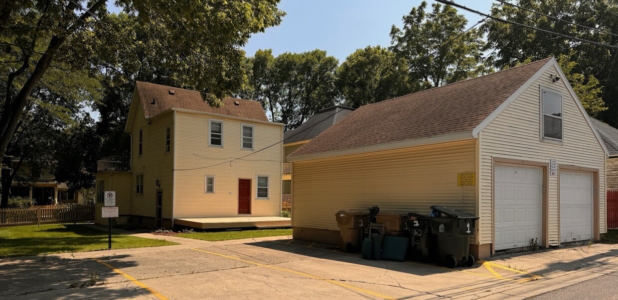 Building Photo - 1812 Madison St