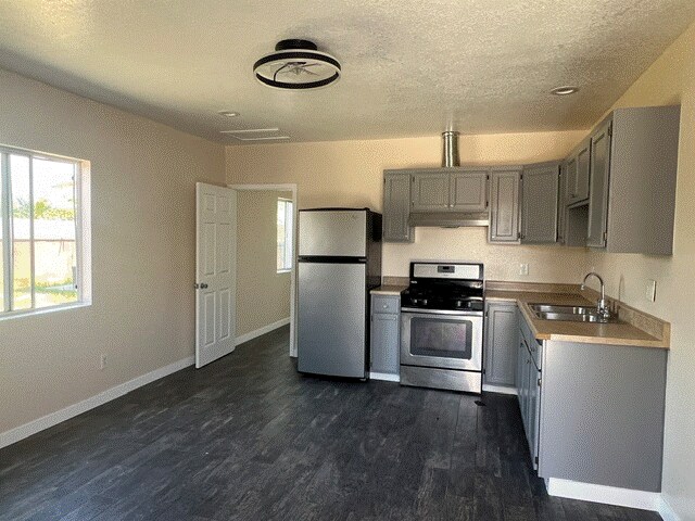 Building Photo - 740 W 154th St