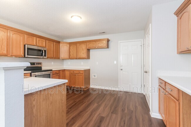 Building Photo - 5545 Rambling Dr