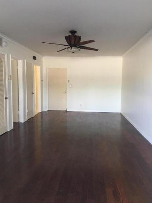Foto principal - 2420 SE 17th St