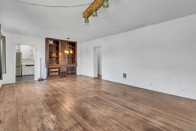 Building Photo - 1426 S 54th St