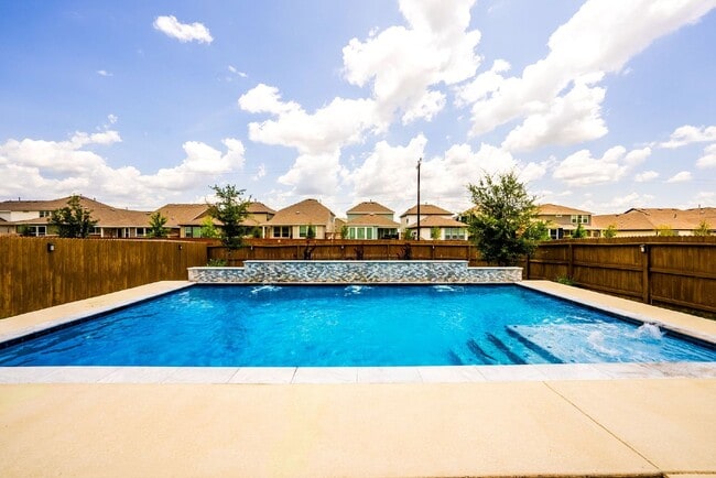 Rental Home w/ a POOL!!! - Rental Home w/ a POOL!!!