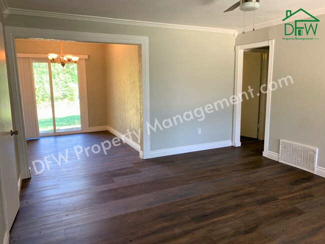Foto del edificio - 2709 NW Hilltop Dr