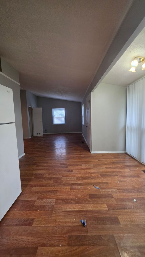 Foto del edificio - 1418 Hollycrest Dr