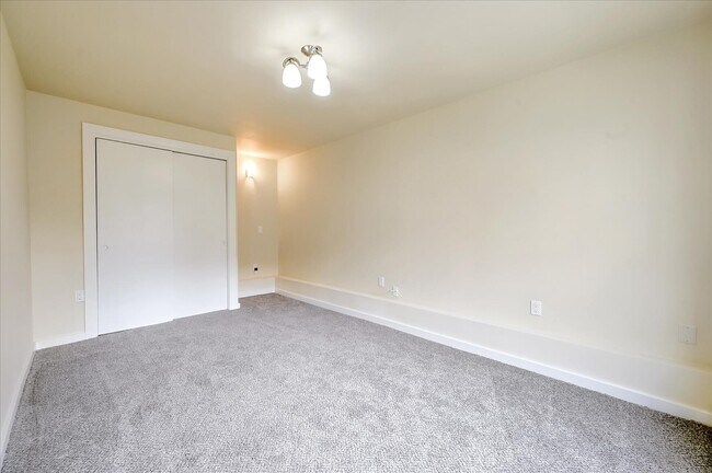Foto del edificio - 4437 Kirkham St