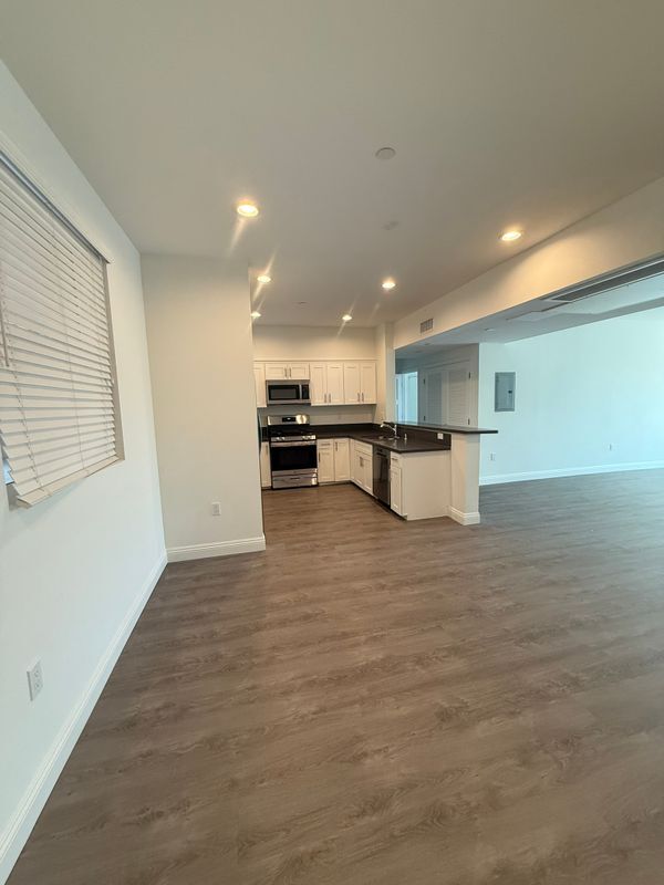 Foto del edificio - 7120 Bellaire Ave