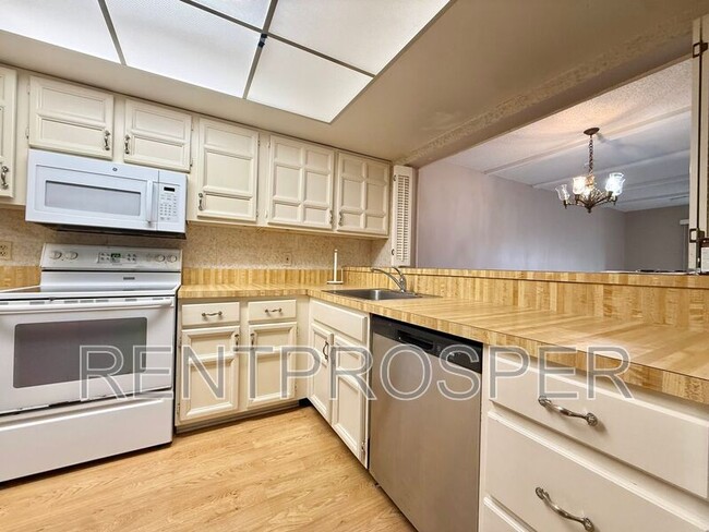 Building Photo - 4135 Player Cir