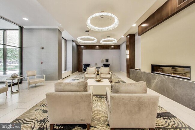 Foto del edificio - 5500 Friendship Blvd