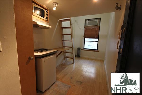 Primary Photo - 351 W 29th St
