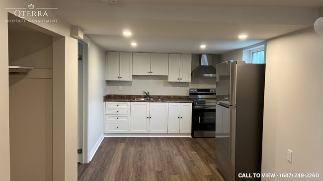 Building Photo - 433 Crerar Av