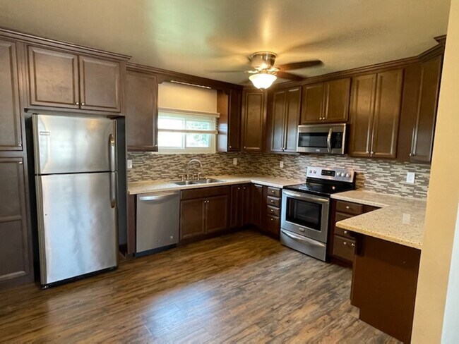 Building Photo - Remodeled Home With Backyard!