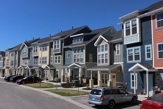 Building Photo - 674 E 380 N