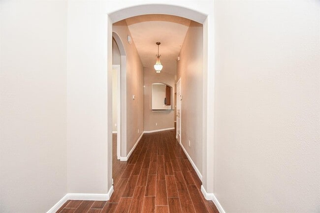 Building Photo - 13235 Vineyard Falls Dr