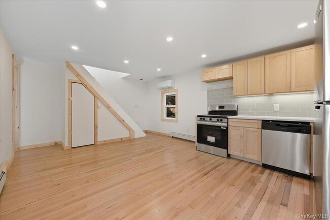 Photo - 132 A Raymond St Apartment