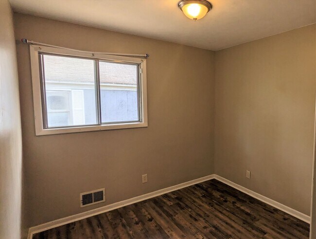 Foto del edificio - 1264 Flower Ave