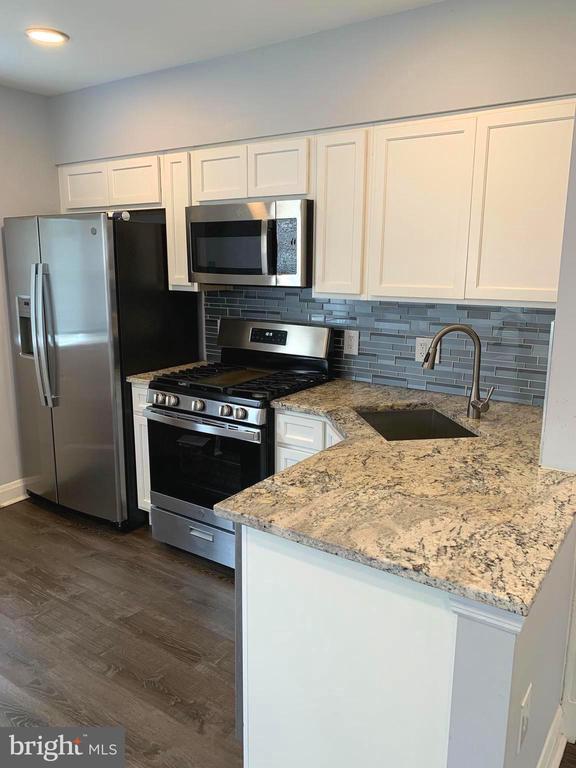 Foto del edificio - 4429 Newport Ave