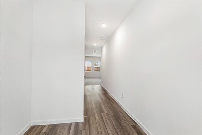 Foto del edificio - 18749 Lucas Michael Wy