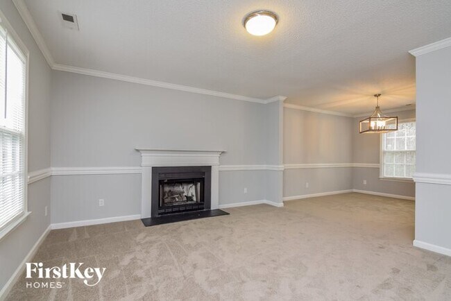 Building Photo - 7402 Claymont Dr