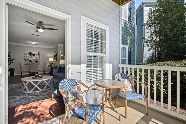 Building Photo - The Glen at Alexander Apartments