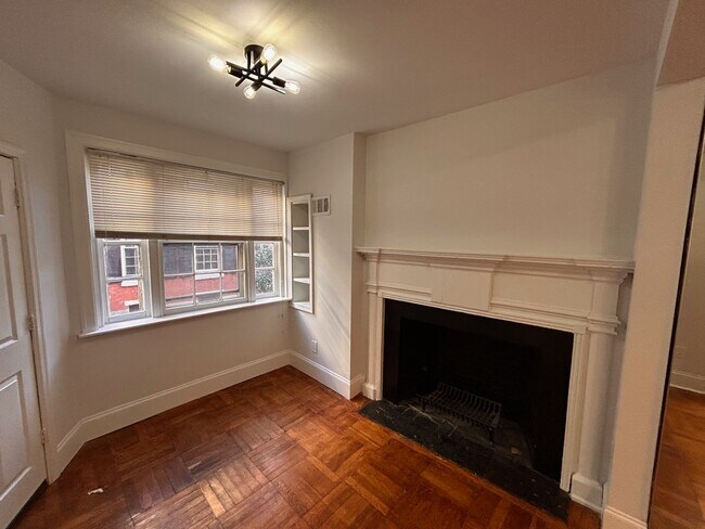 Building Photo - 226 S Quince St
