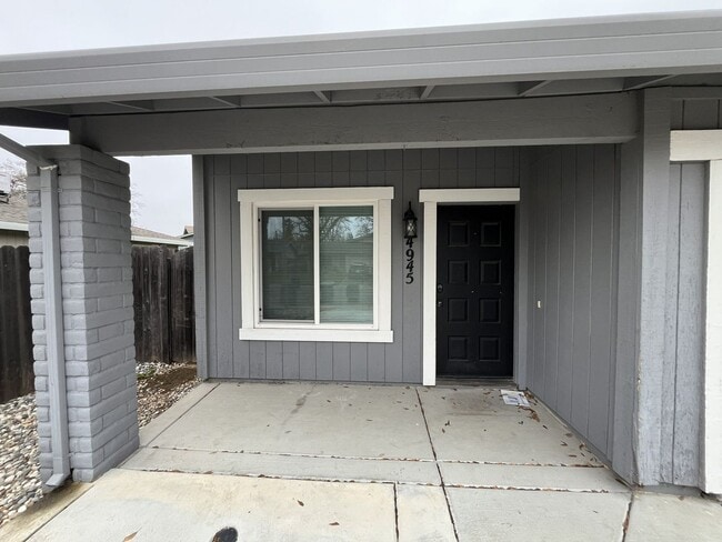 Building Photo - SAC T 4945