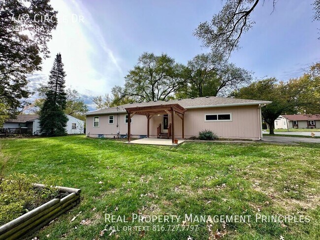 Foto del edificio - 442 Circle Dr