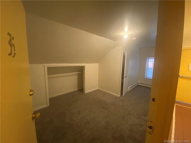 Foto del edificio - 1458 E Main St