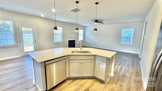 Building Photo - 1612 Swallow Tail Dr