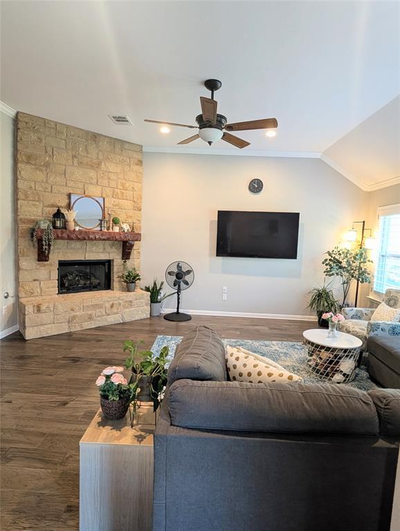 Building Photo - 107 Dasher Drive