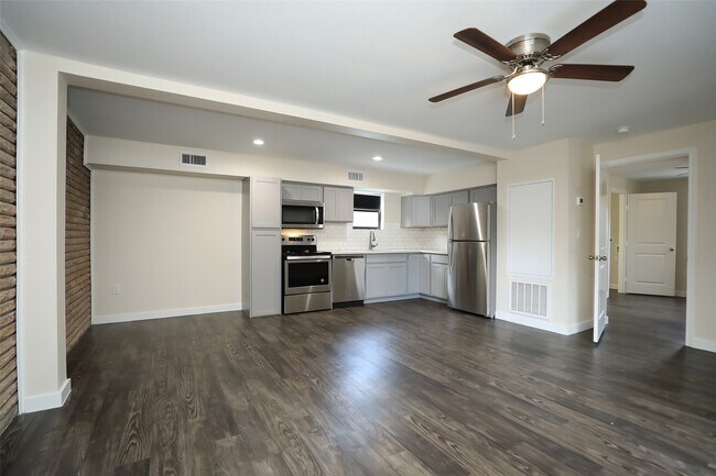 Foto del edificio - 5504 La Branch St