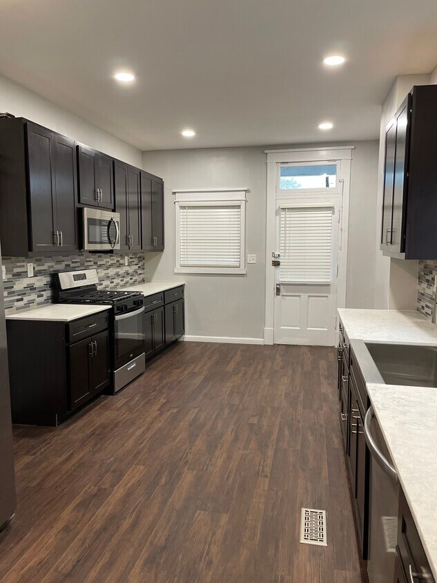 Foto principal - 701 Forest Ave