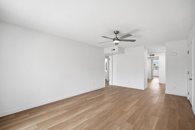 Building Photo - 2844 E Marconi Ave