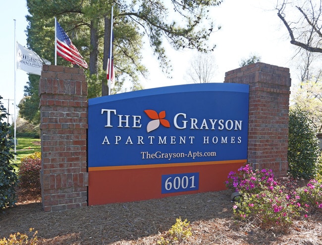 The Grayson - The Grayson Apartment Homes