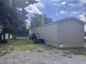 Building Photo - 111 S Cedar Dr