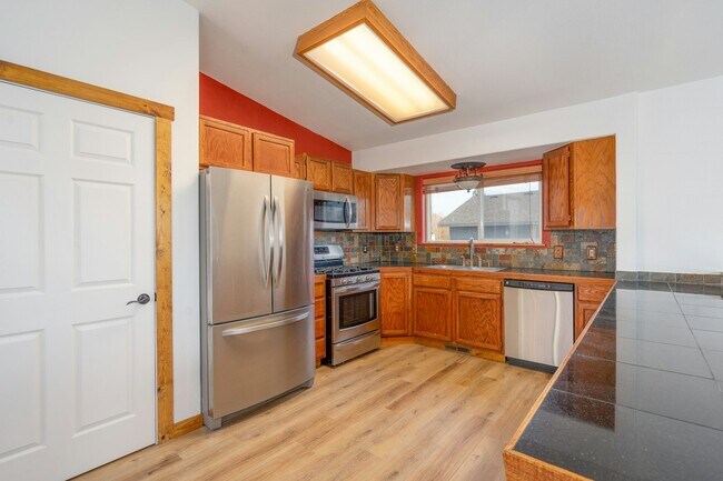 Building Photo - 9705 N Ptarmigan Dr