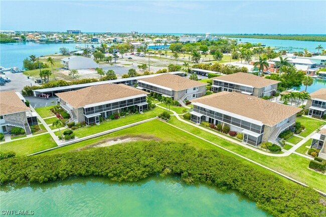 Foto del edificio - 330 Kon Tiki Dr