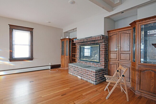 Foto del edificio - 814 Grand Ave