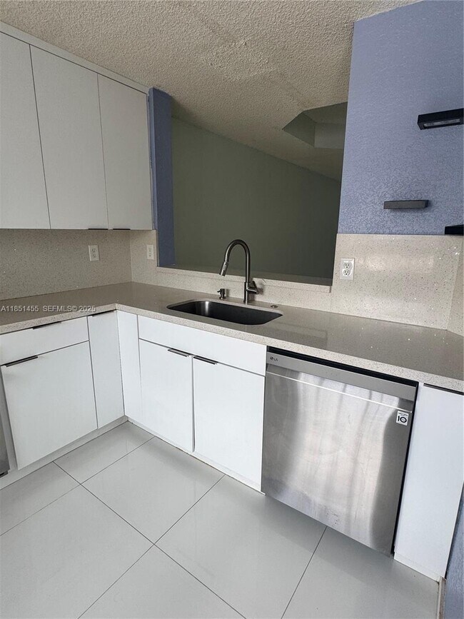 Foto del edificio - 14059 SW 120th Ct