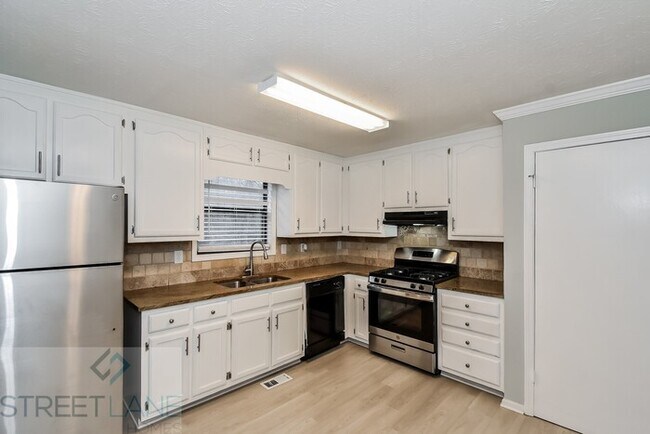 Foto del edificio - 2975 Clear Water Dr