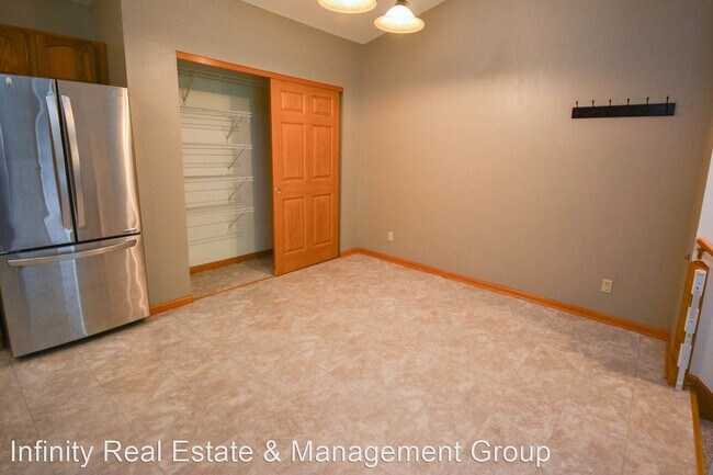 Foto del edificio - 3 br, 1 bath House - 1876 Deerhaven Ln NE # 2
