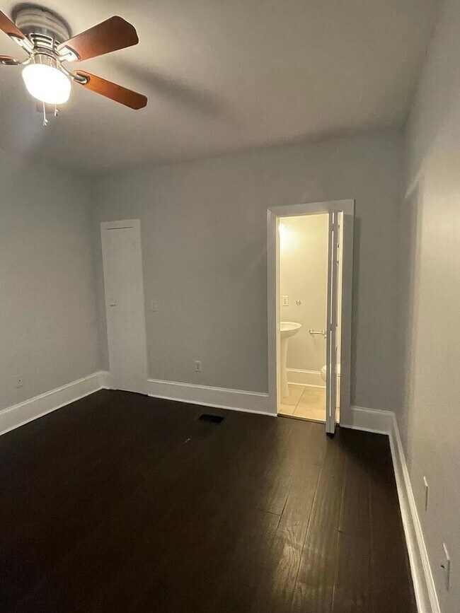 Foto del edificio - 643 E Henry St