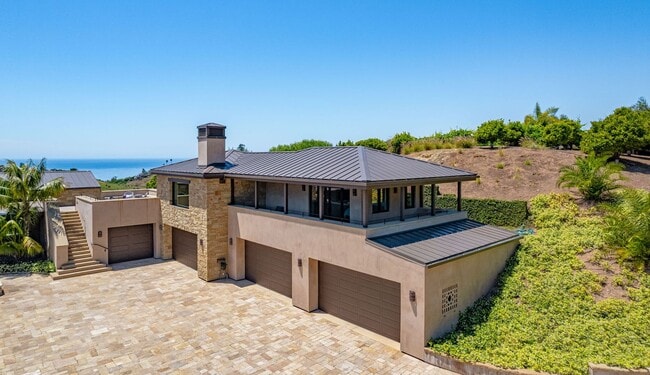 Building Photo - Tuscan Dream Villa in Summerland — Ocean Views, Orchard Serenity, Fully Furnished Retreat