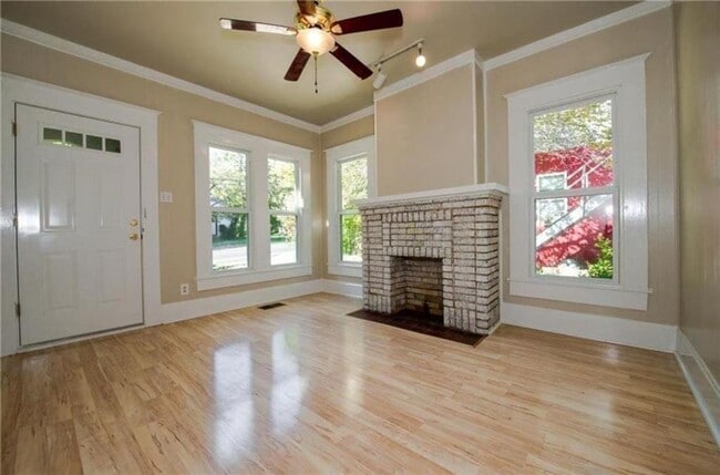 Charming 1 Bedroom in Hancock - Charming 1 Bedroom in Hancock Townhome