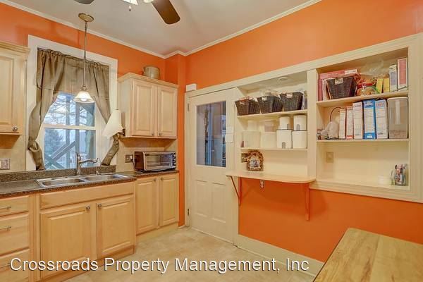 Building Photo - 3 br, 2 bath House - 201 W Main Street