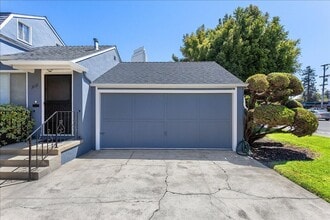 Building Photo - 3129 Fernside Blvd