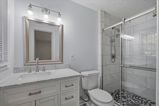 Foto del edificio - 641 Amber Pl SW