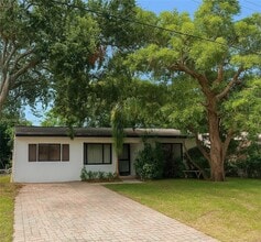 Building Photo - 722 SW 10th St