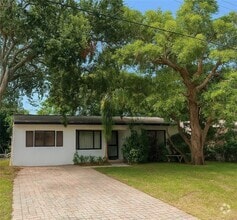 Building Photo - 722 SW 10th St