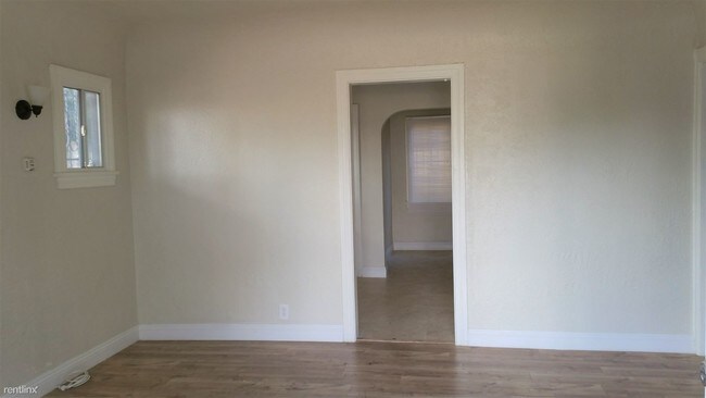 Building Photo - 6008 S Halldale Ave